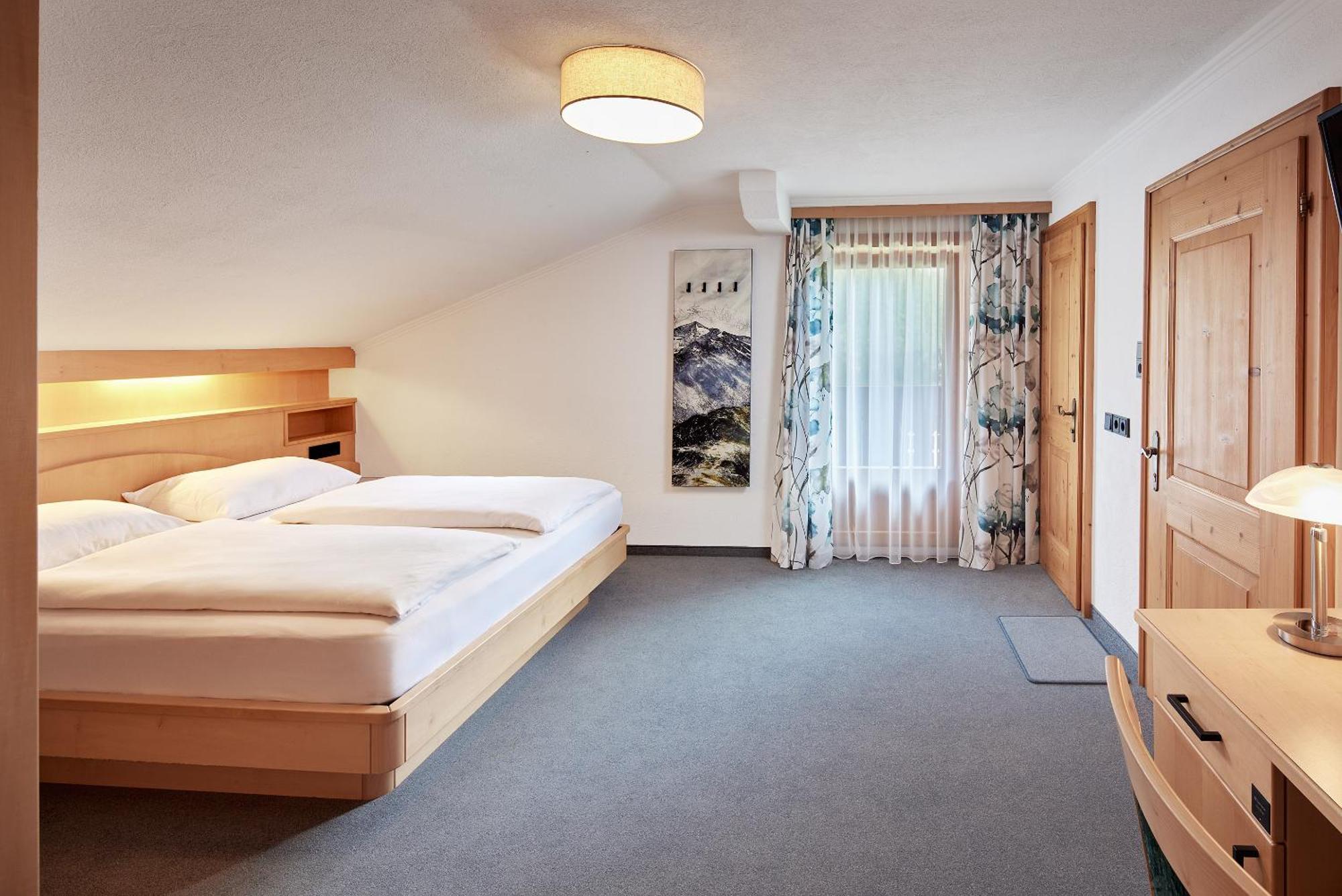 Hotel Gasthof Siggen Neukirchen am Großvenediger Room photo